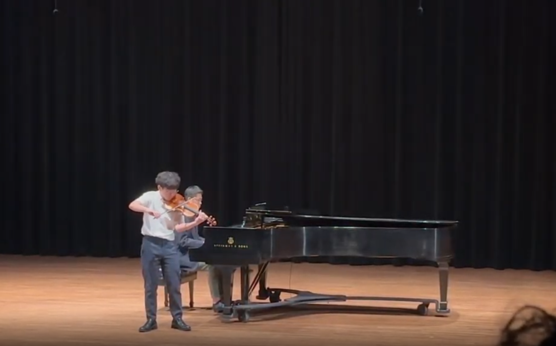 Michigan University Center Stage String 2024​